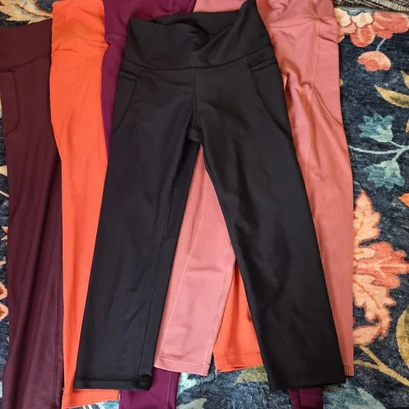 Leggings Set 6 Like New Old Navy Active Bundle Medium 5 High Rise 1 Biker Shorts - Picture 5 of 16